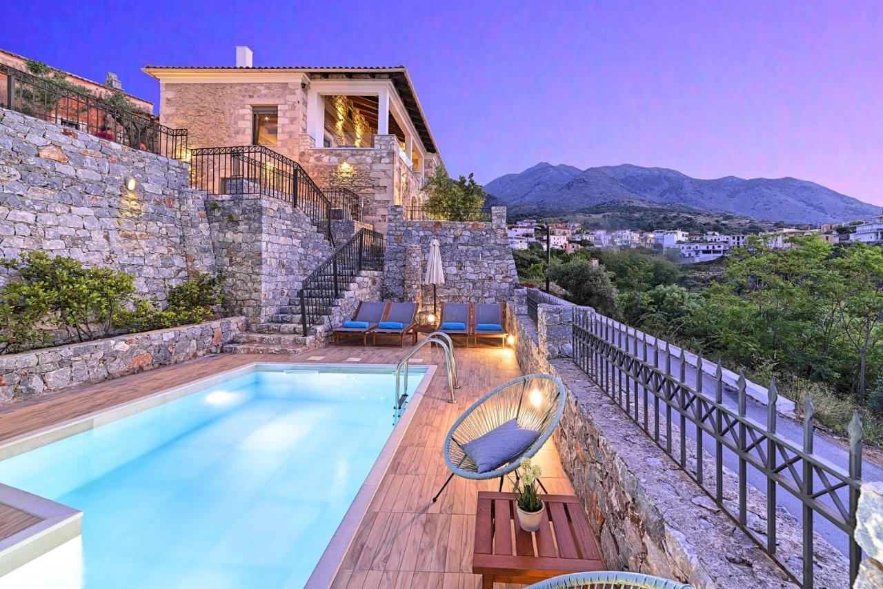 Acrothea Heated Pool Pousada